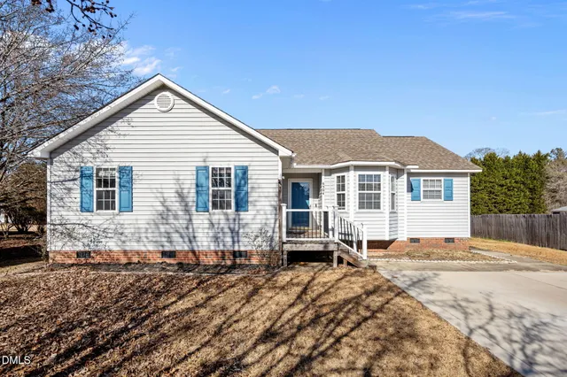 $325,000 | 6304 Walnut Glen Drive, Willow Spring, NC 27592