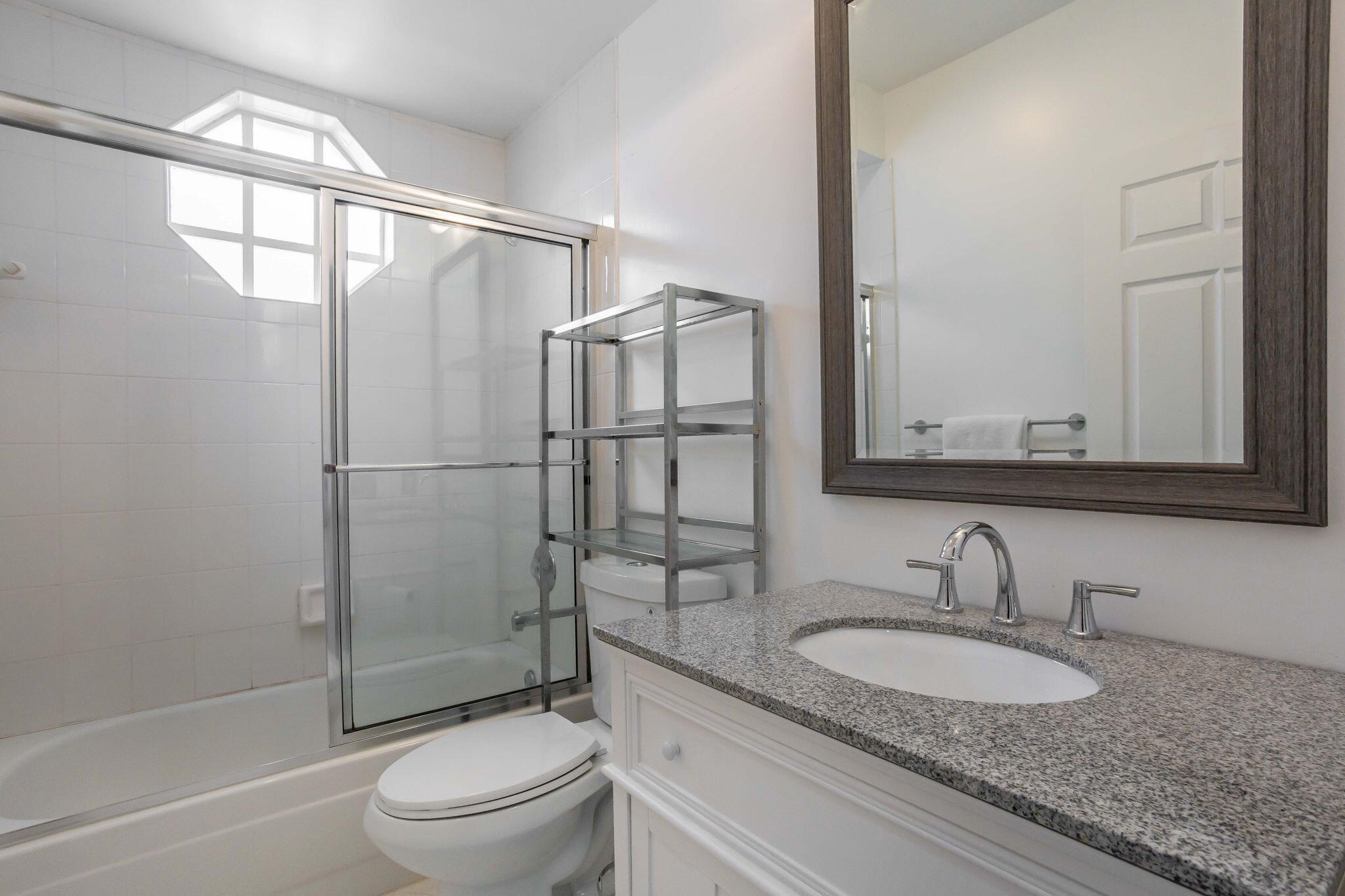 17281 Antigua Point Way Boca Raton, FL 33487 - Photo 23 of 26 Second Bathroom