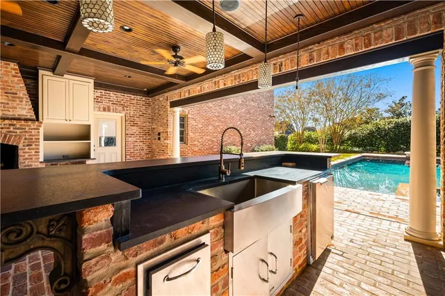 $1,295,000 | 4709 Christopher Place, Alexandria, LA 71303