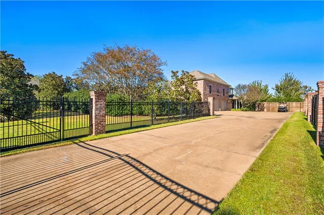 $1,295,000 | 4709 Christopher Place, Alexandria, LA 71303