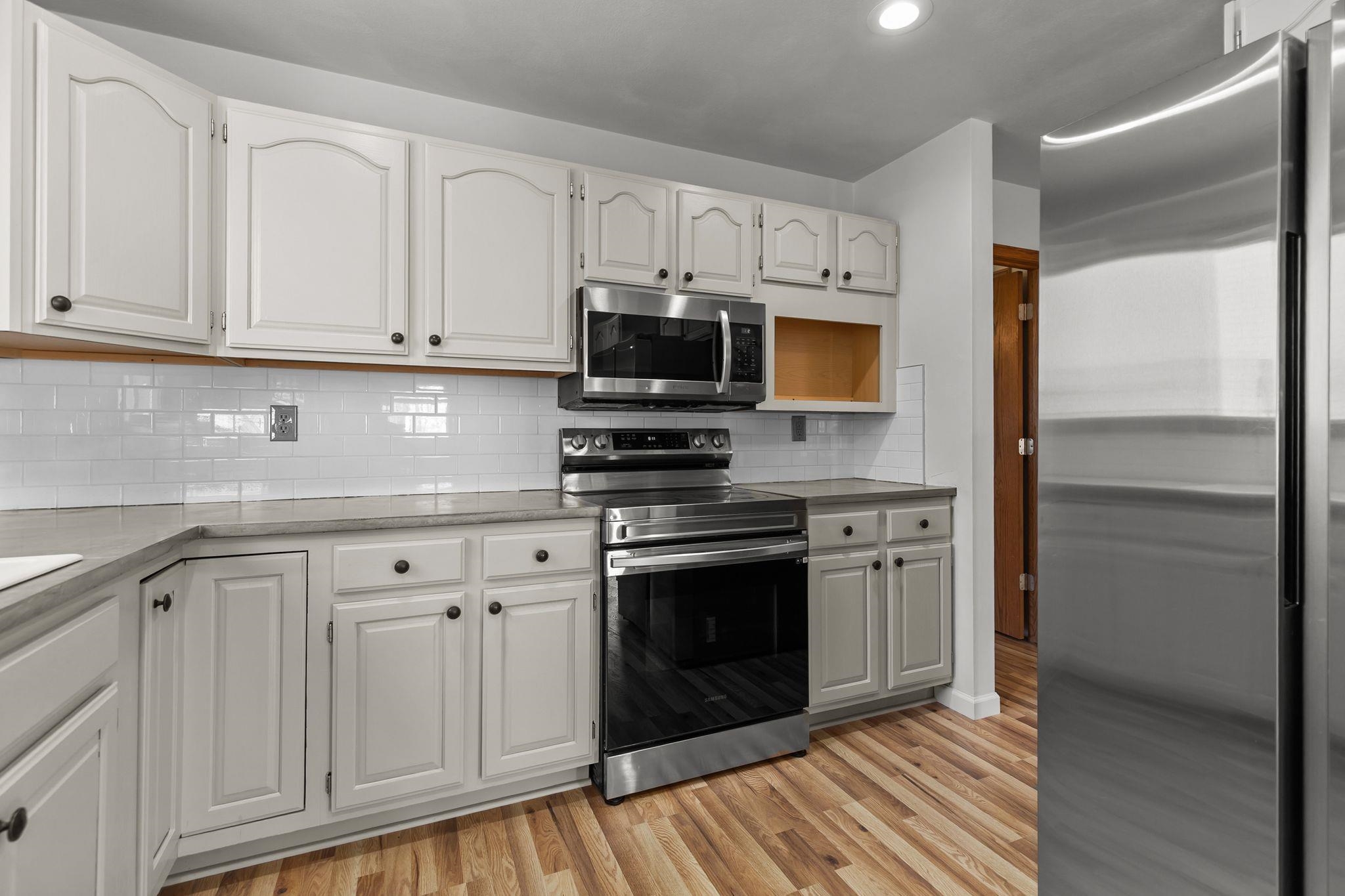 N308 Eastowne Court Appleton, WI 54915 - Photo 13 of 32