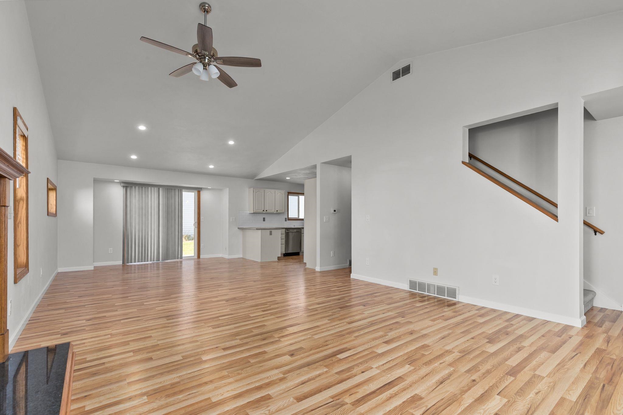 N308 Eastowne Court Appleton, WI 54915 - Photo 3 of 32