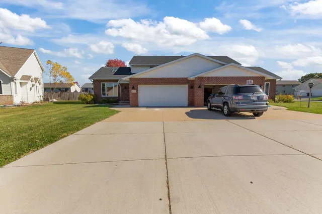 $305,000 | N308 Eastowne Court, Appleton, WI 54915