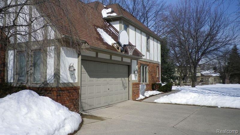 1156 Greenleaf Drive Rochester, MI 48309 - Photo 2 of 25 Side Turned Garage