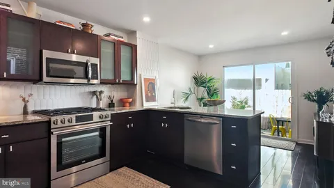 $650,000 | 2437 Carpenter Street, Philadelphia, PA 19146