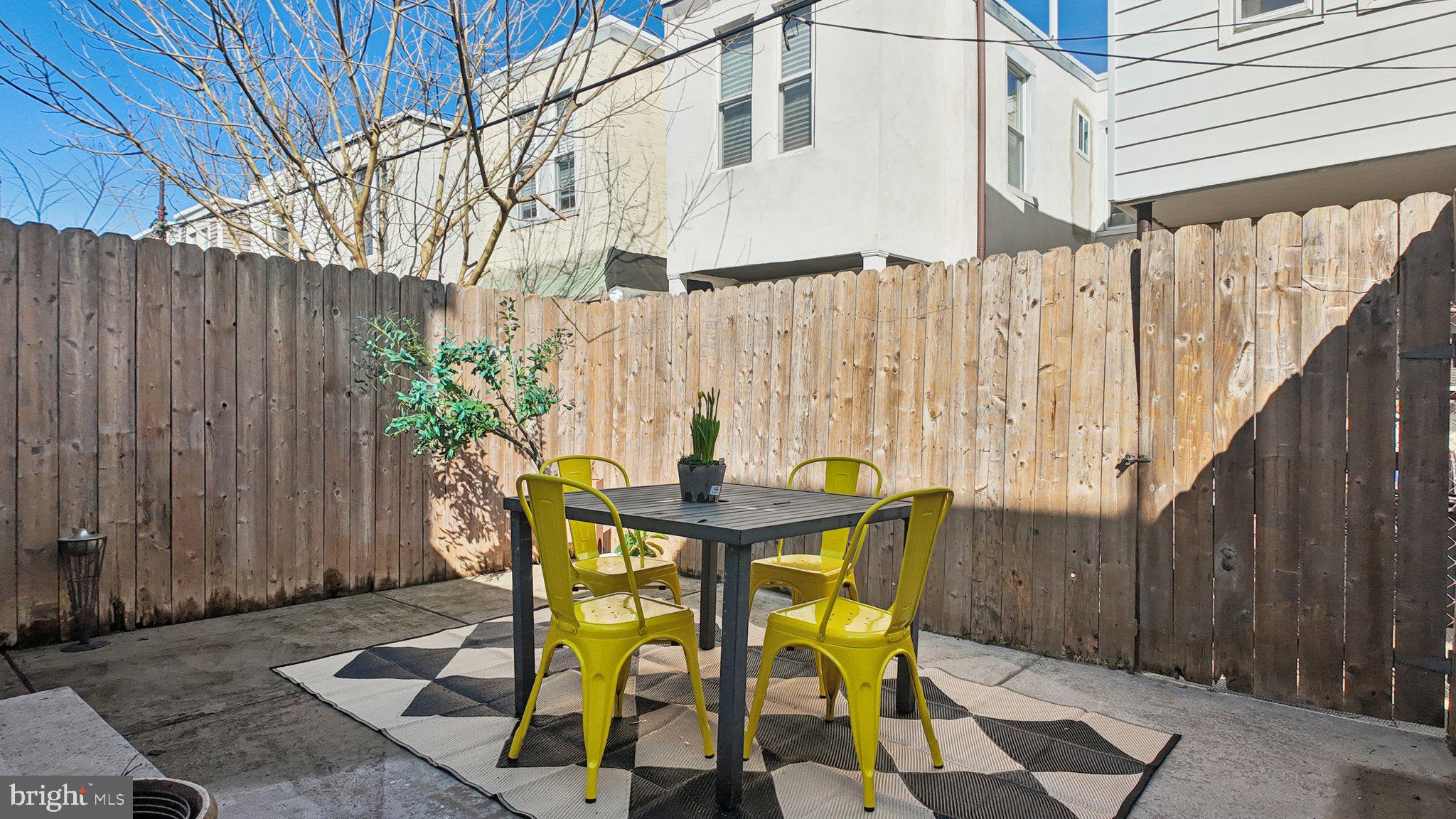 2437 Carpenter Street Philadelphia, PA 19146 - Photo 20 of 39 Back Patio
