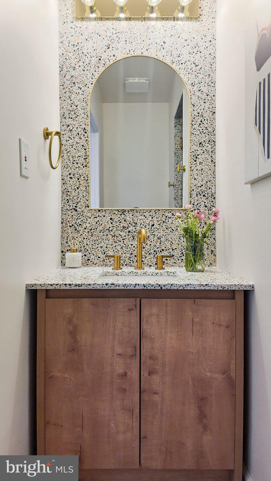 2437 Carpenter Street Philadelphia, PA 19146 - Photo 29 of 39 Renovated Hall Full Bathroom