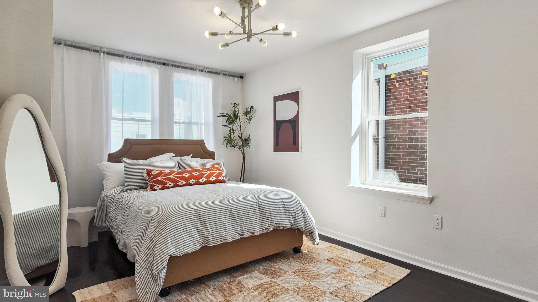 2437 Carpenter Street Philadelphia, PA 19146 - Photo 32 of 39 2nd Floor Back Bedroom