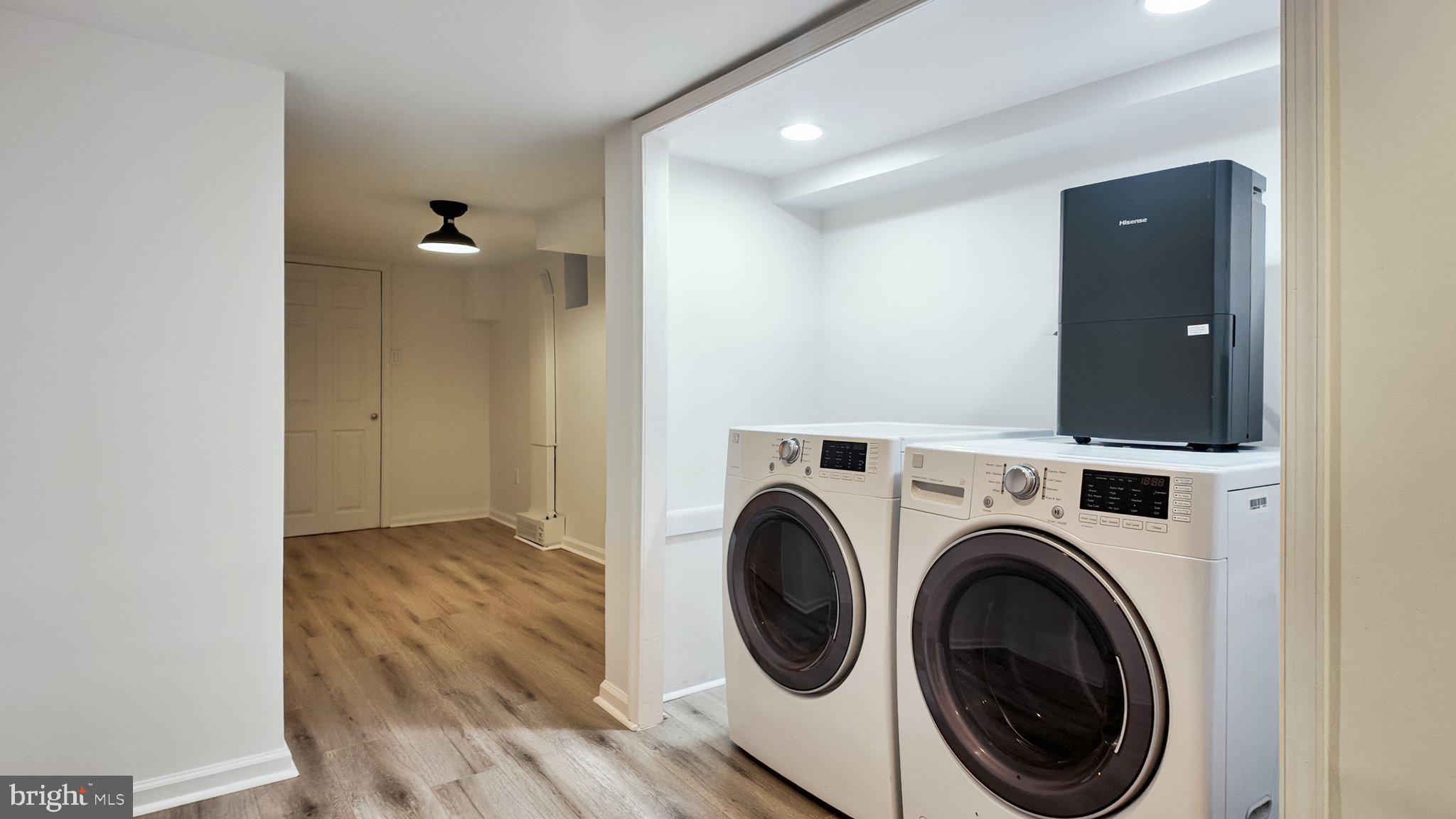 2437 Carpenter Street Philadelphia, PA 19146 - Photo 38 of 39 Laundry Area