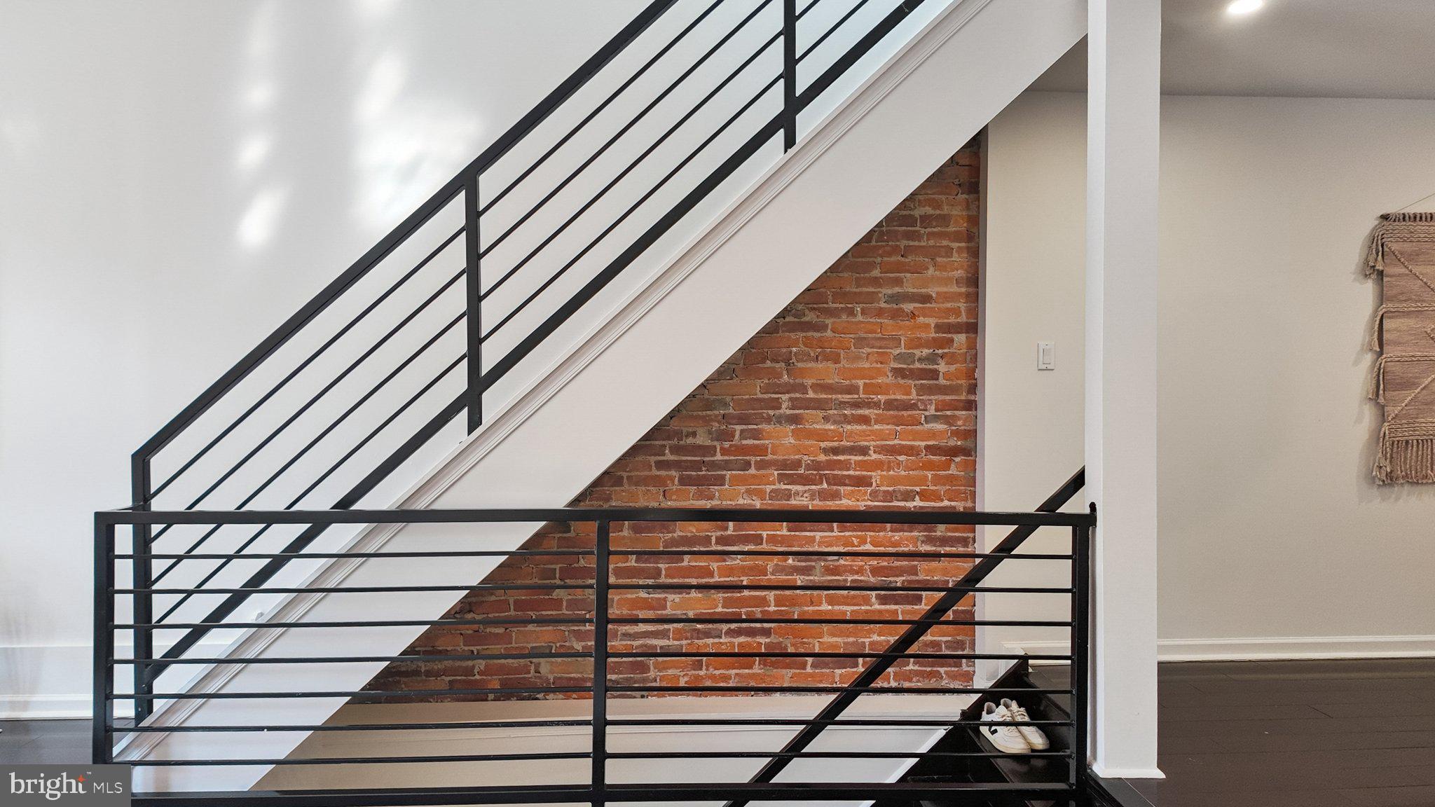 2437 Carpenter Street Philadelphia, PA 19146 - Photo 8 of 39