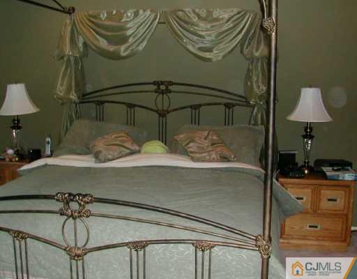 955 South Springfield Avenue Springfield, NJ 07081 - Photo 5 of 8 Gallery Image 5