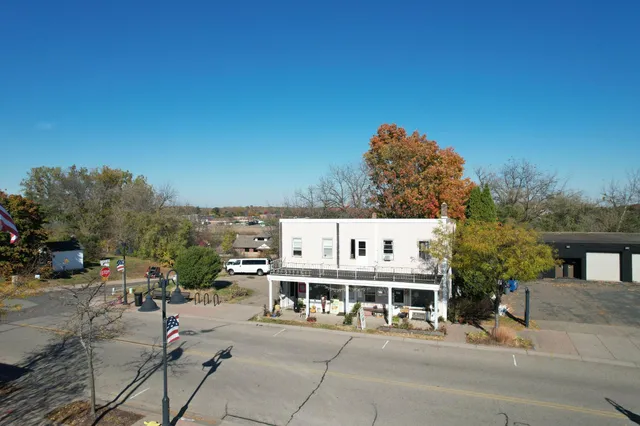 $595,000 | 122 Hamel Road, Hamel, MN 55340