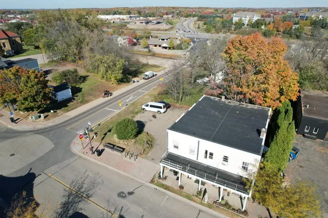 $595,000 | 122 Hamel Road, Hamel, MN 55340