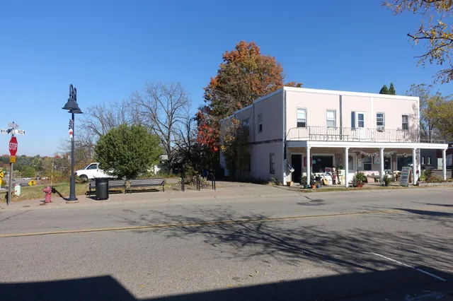 $595,000 | 122 Hamel Road, Hamel, MN 55340