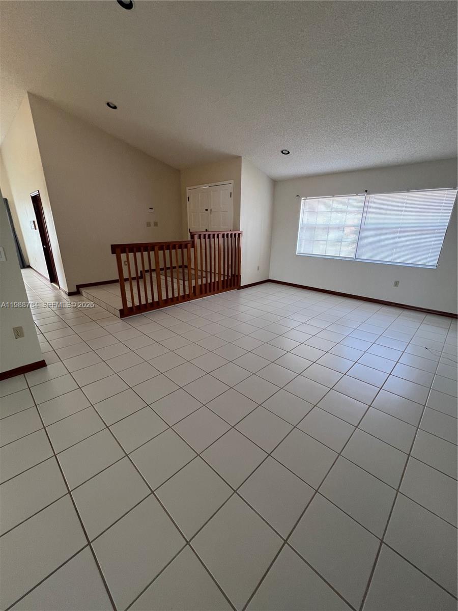 1652 Egret Road Homestead, FL 33035 - Photo 8 of 12 LIVING ROOM