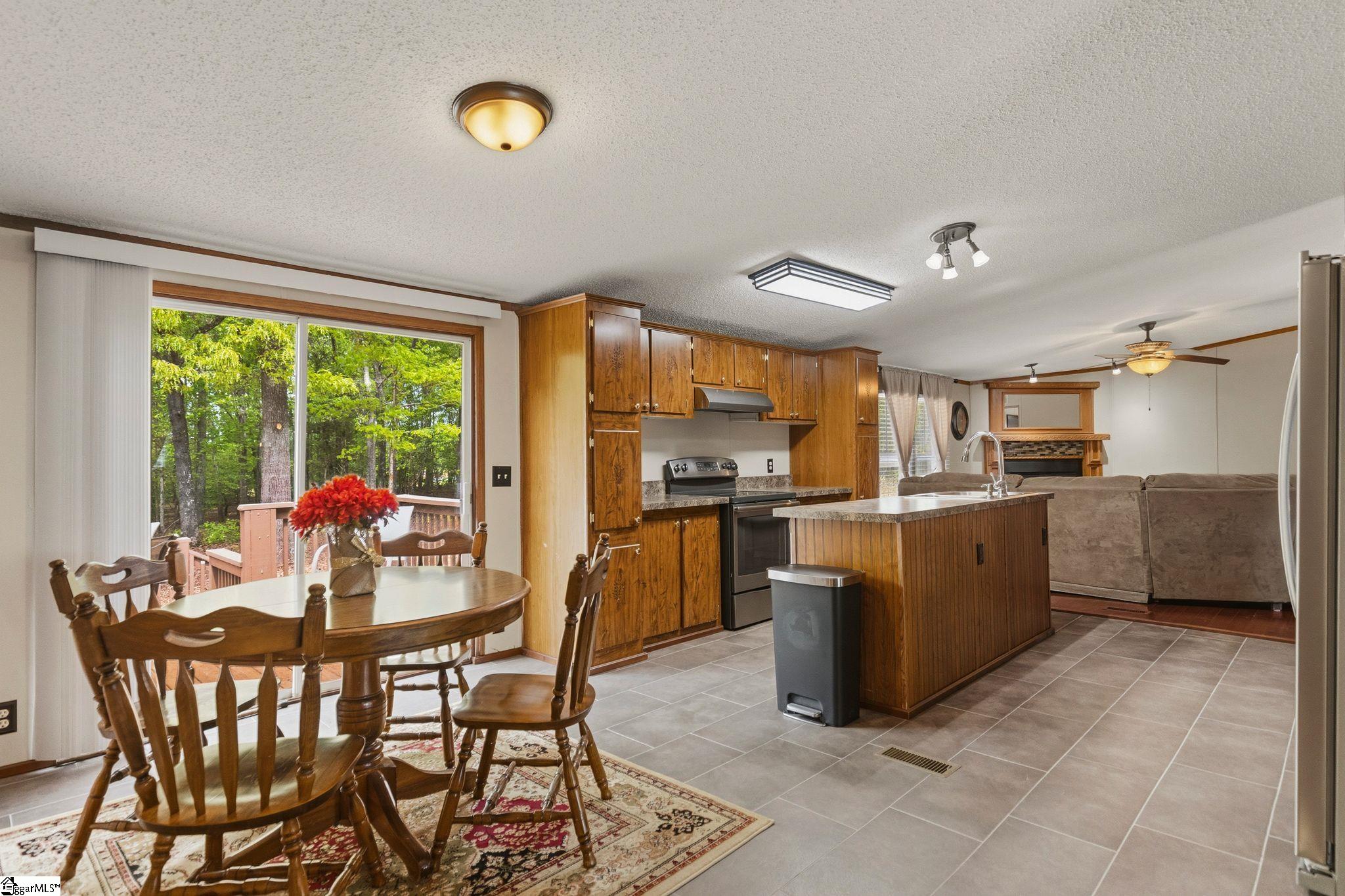 207 Elijah Simmons Road Woodruff, SC 29388 - Photo 12 of 48 Gallery Image 12