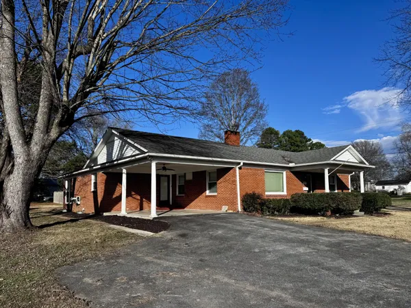 $300,000 | 211 Church Street, Loretto, TN 38469
