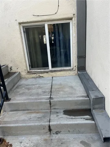 $899,999 | 5833 East Beverly Boulevard, Los Angeles, CA 90022