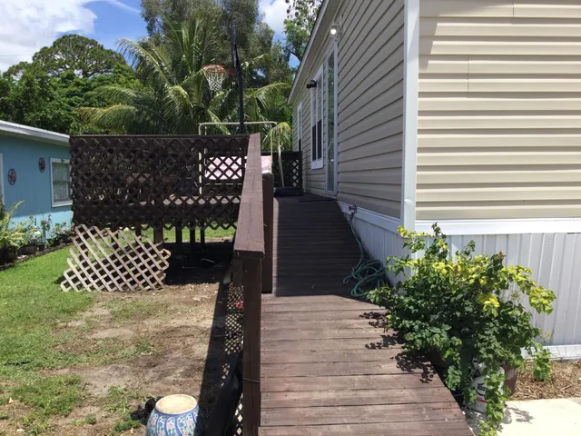 $89,900 | 5000 Southeast Federal Highway, Unit 82, Stuart, FL 34997