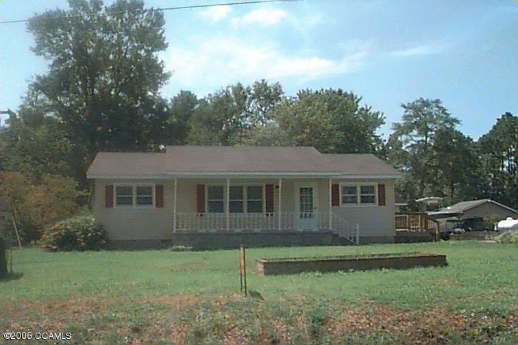 170 Fort Benjamin Road Newport, NC 28570 - Photo 1 of 4 170 Fort Benjamin - Front View