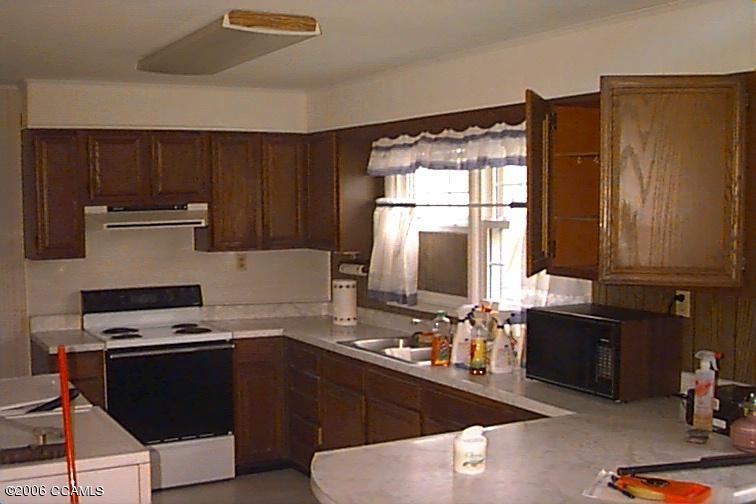 170 Fort Benjamin Road Newport, NC 28570 - Photo 2 of 4 170 Fort Benjamin - Kitchen