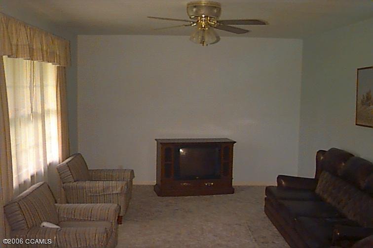 170 Fort Benjamin Road Newport, NC 28570 - Photo 3 of 4 170 Fort Benjamin - Living Room