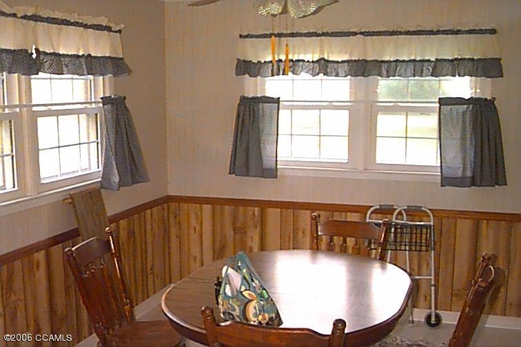 170 Fort Benjamin Road Newport, NC 28570 - Photo 4 of 4 170 Fort Benjamin - Dining Room