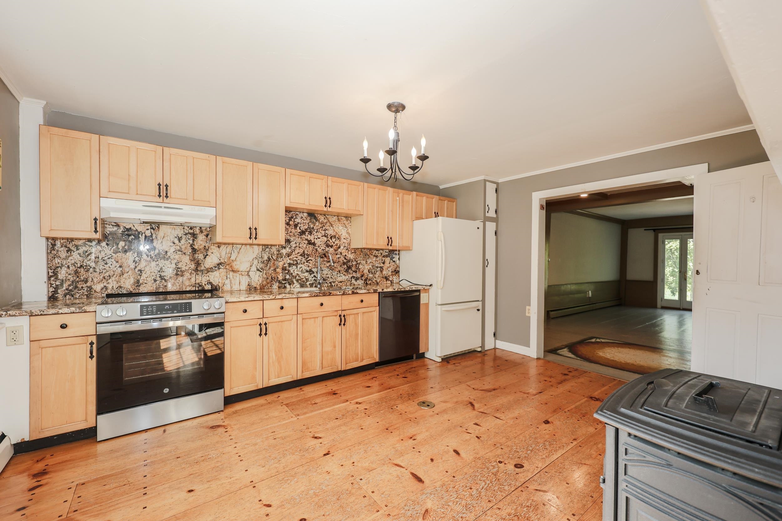 67 Candia Road Deerfield, NH 03037 - Photo 10 of 60