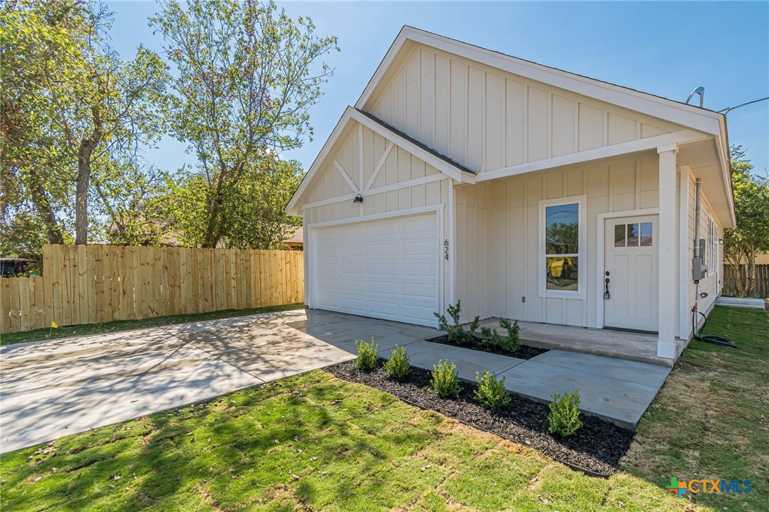 624 Stratton Street Seguin, TX 78155 - Photo 2 of 31