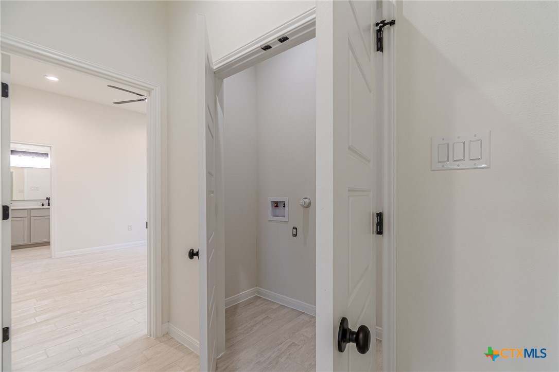 624 Stratton Street Seguin, TX 78155 - Photo 25 of 31 Laundry Room