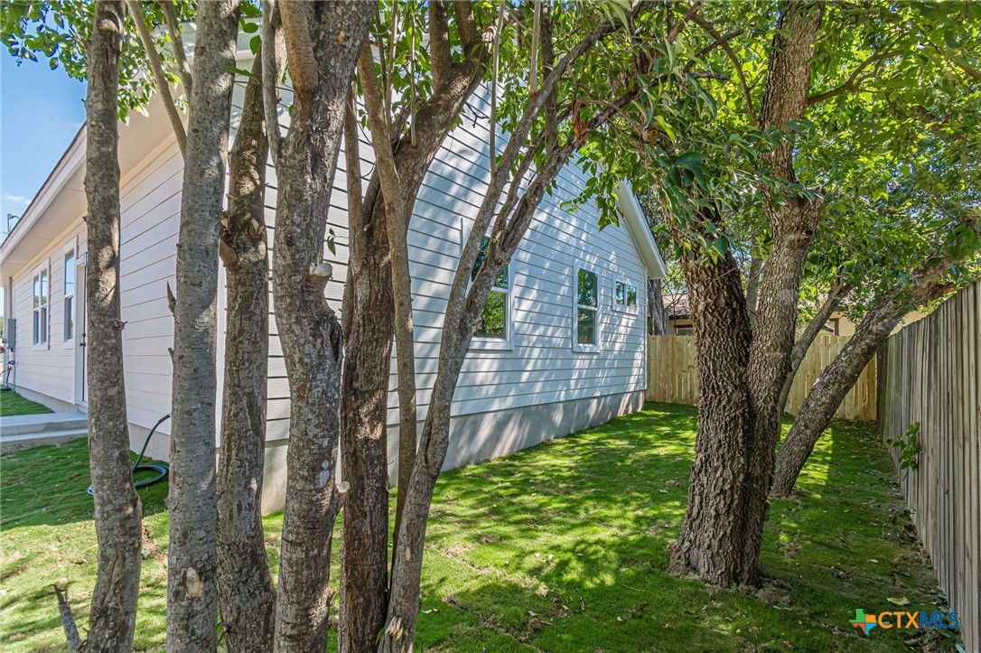 624 Stratton Street Seguin, TX 78155 - Photo 27 of 31 Backyard