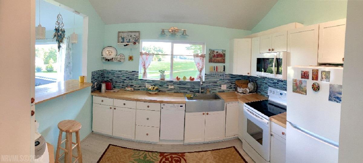 1171 Wolfpen Ridge Road Galax, VA 24333 - Photo 7 of 25 Gallery Image 7