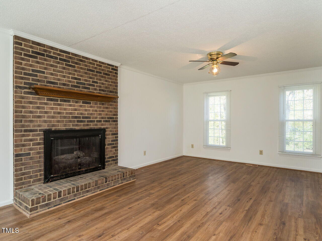 5172 Shield Circle Raleigh, NC 27603 - Photo 7 of 28 007-1280x960-family-room