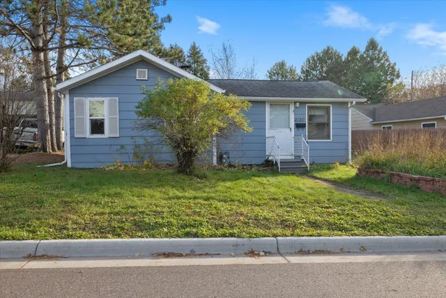 $124,900 | 2120 Kelly Avenue, Cloquet, MN 55720