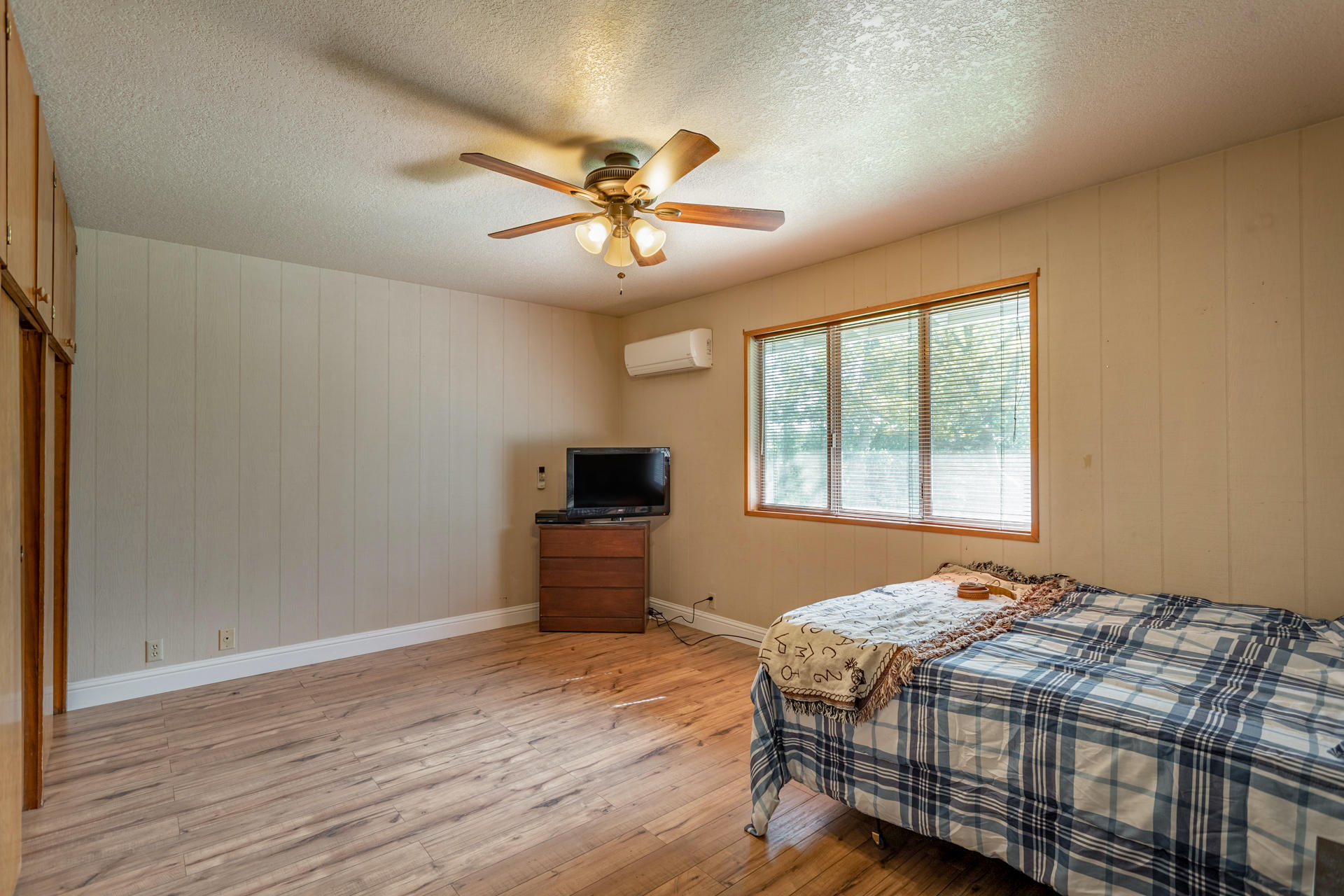 8976 Bass Pond Road Millville, CA 96062 - Photo 16 of 31 41 bedroom