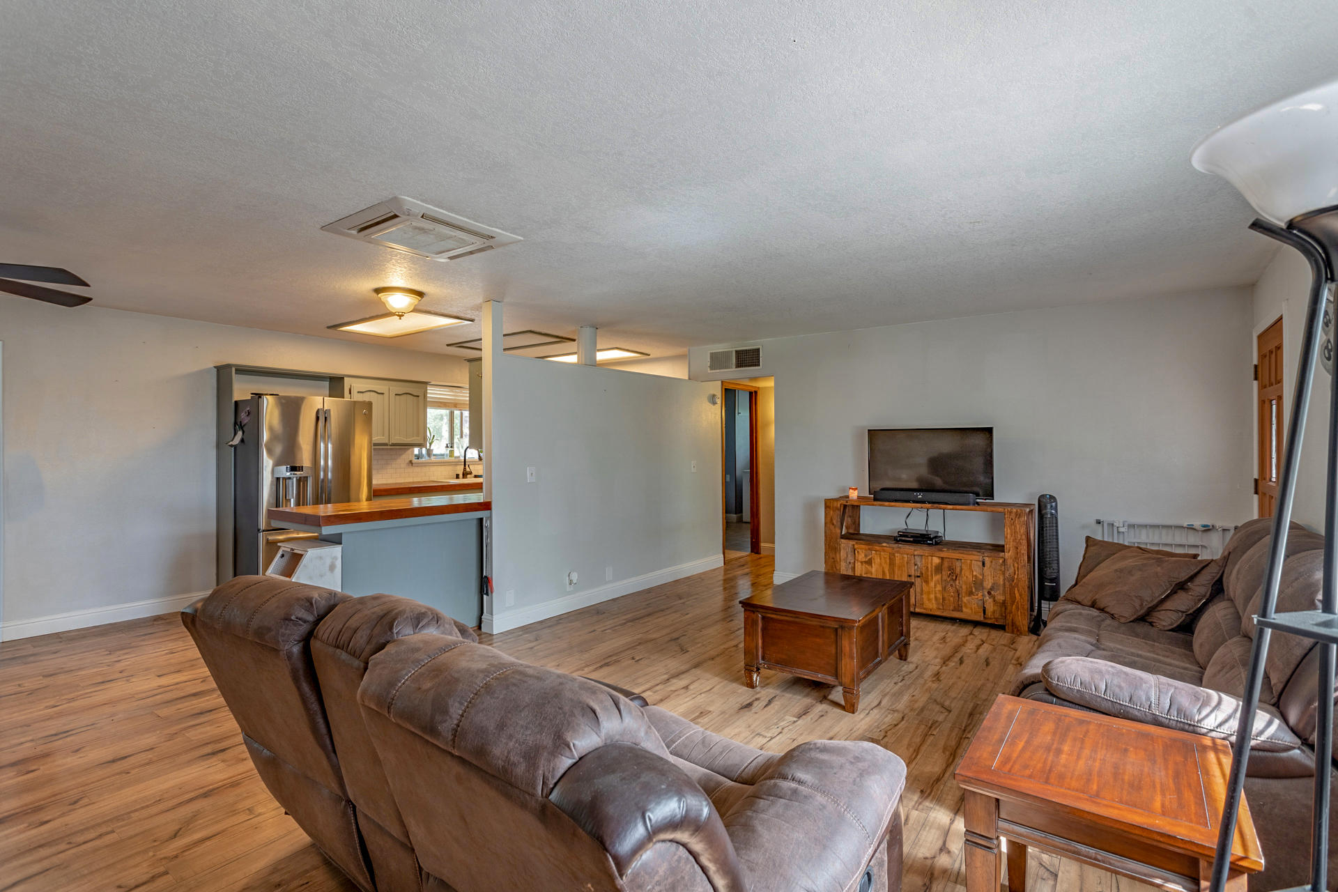 8976 Bass Pond Road Millville, CA 96062 - Photo 6 of 31 12 Living Room
