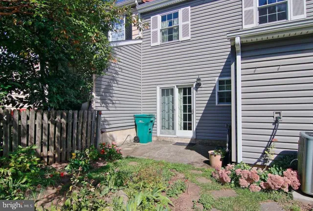 a house with lots of flowers