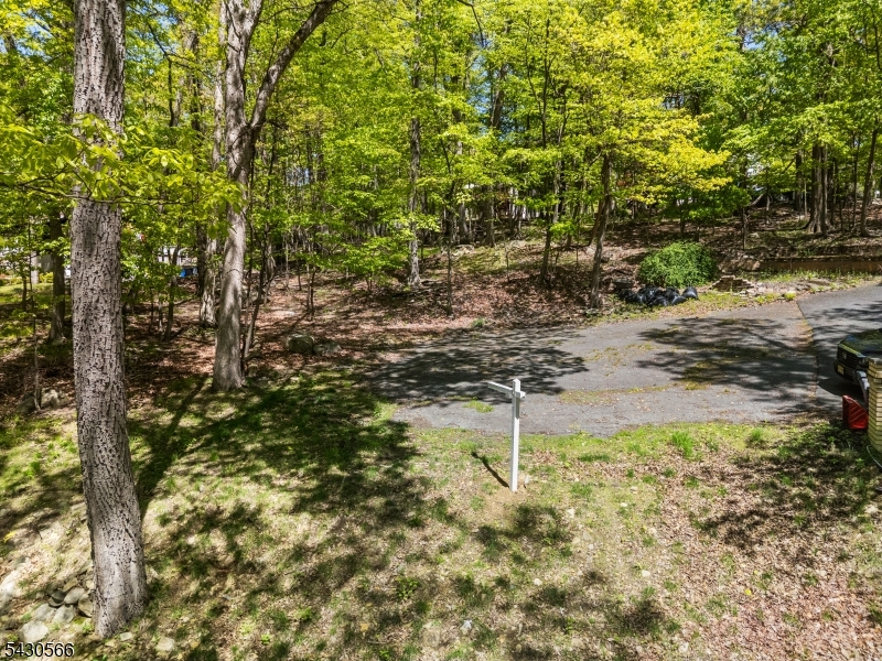 8 Oneida Avenue Hopatcong, NJ 07843 - Photo 7 of 15