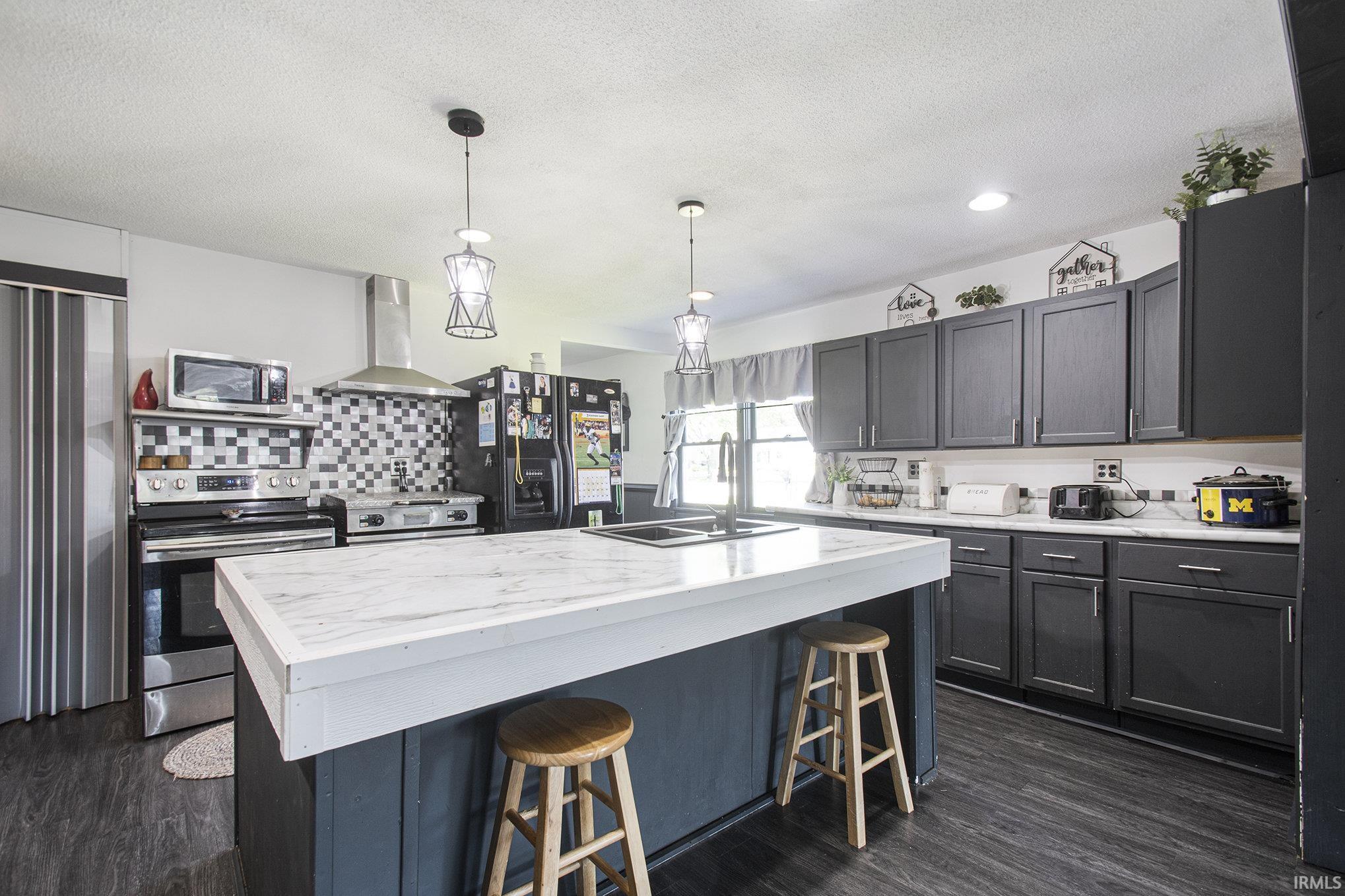 9876 Lincoln Road Syracuse, IN 46567 - Photo 4 of 20 Gallery Image 4