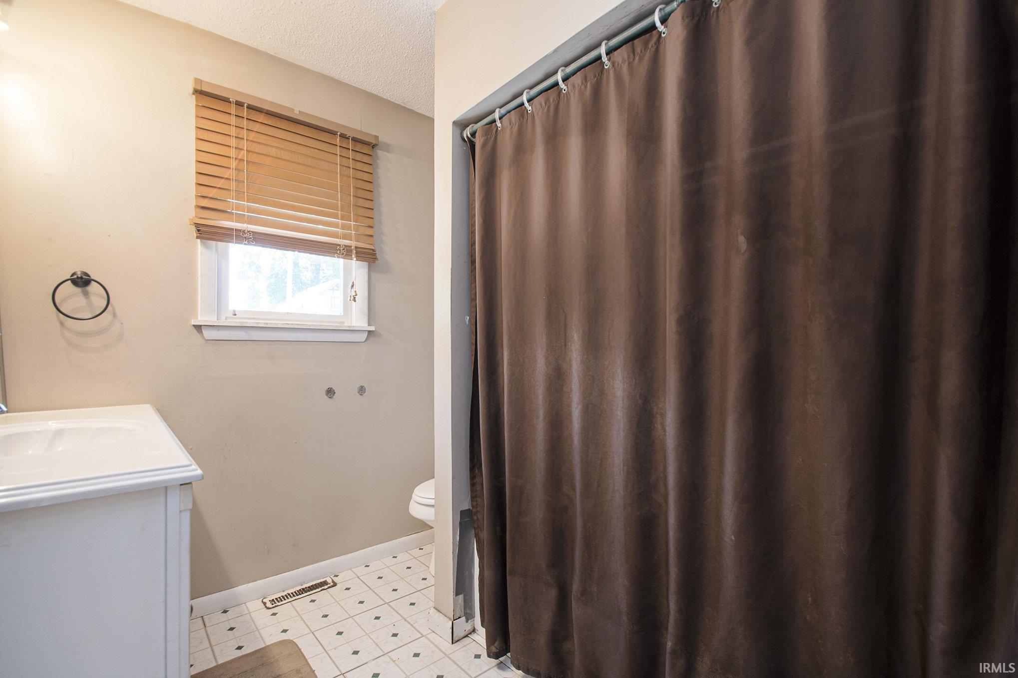 9876 Lincoln Road Syracuse, IN 46567 - Photo 9 of 20 Gallery Image 9