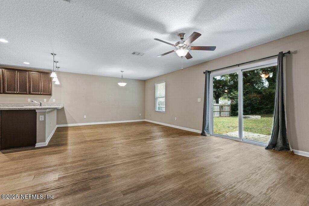 2235 Bayview Road Jacksonville, FL 32210 - Photo 13 of 41 Living Area