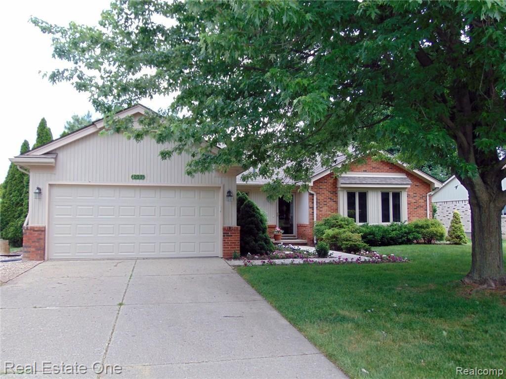 2091 Highsplint Drive Rochester Hills, MI 48307 - Photo 3 of 31