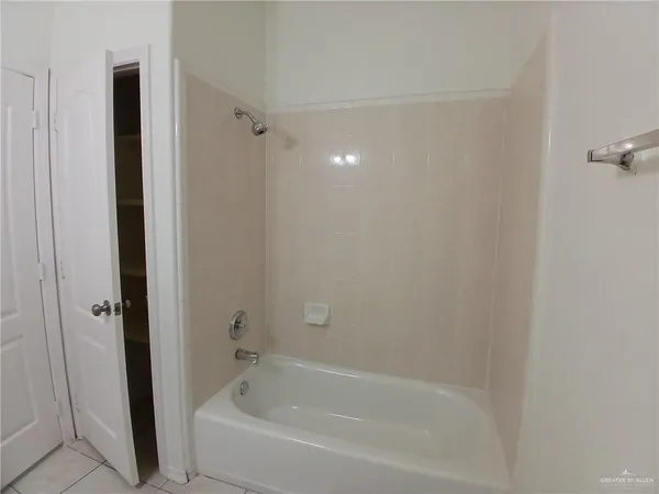 $2,300 | 128 San Jacinto Street, Mission, TX 78572