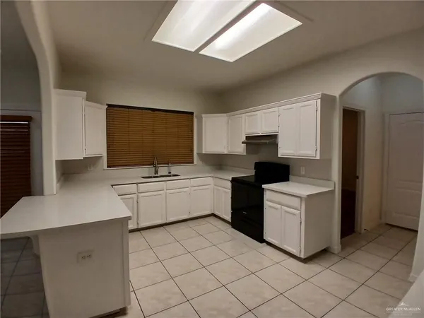 $2,300 | 128 San Jacinto Street, Mission, TX 78572