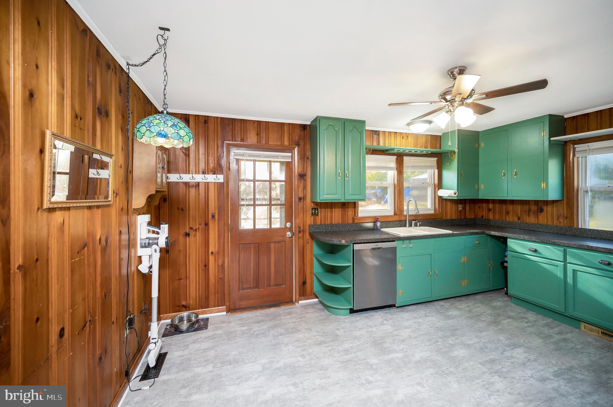 24154 Raccoon Ford Road Culpeper, VA 22701 - Photo 9 of 48 Gallery Image 9