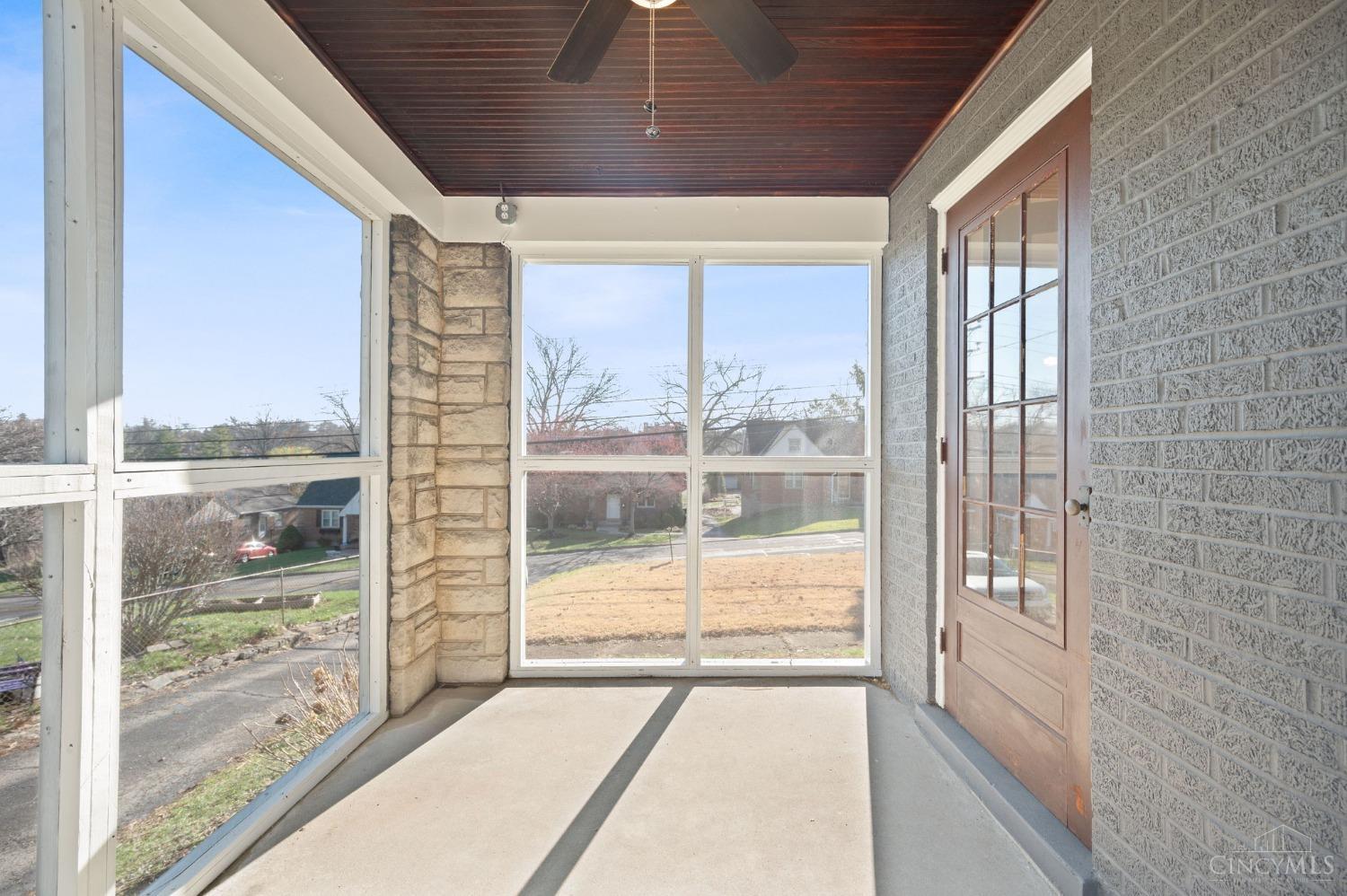 5525 Vogel Road Cincinnati, OH 45239 - Photo 8 of 46