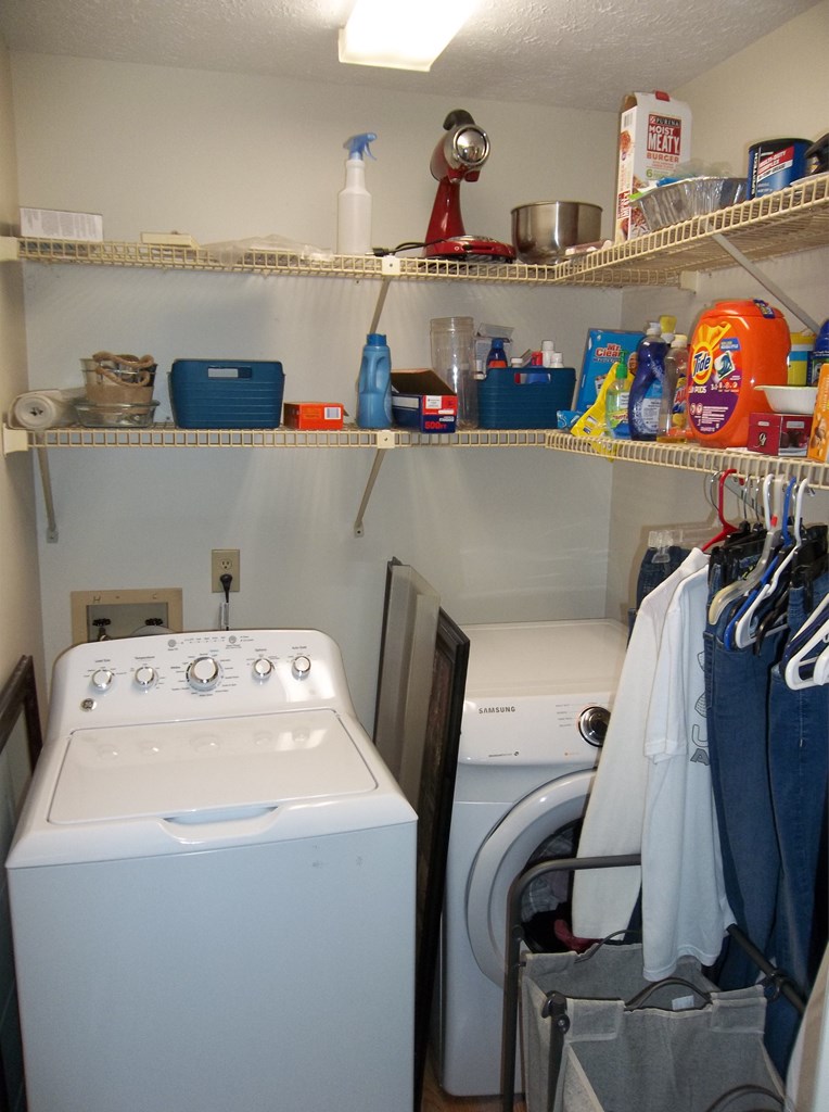 100 Willow Beach Road Ellerslie, GA 31807 - Photo 8 of 14 Laundry Room