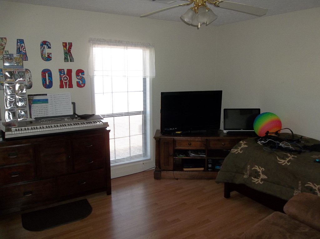 100 Willow Beach Road Ellerslie, GA 31807 - Photo 9 of 14 Bedroom