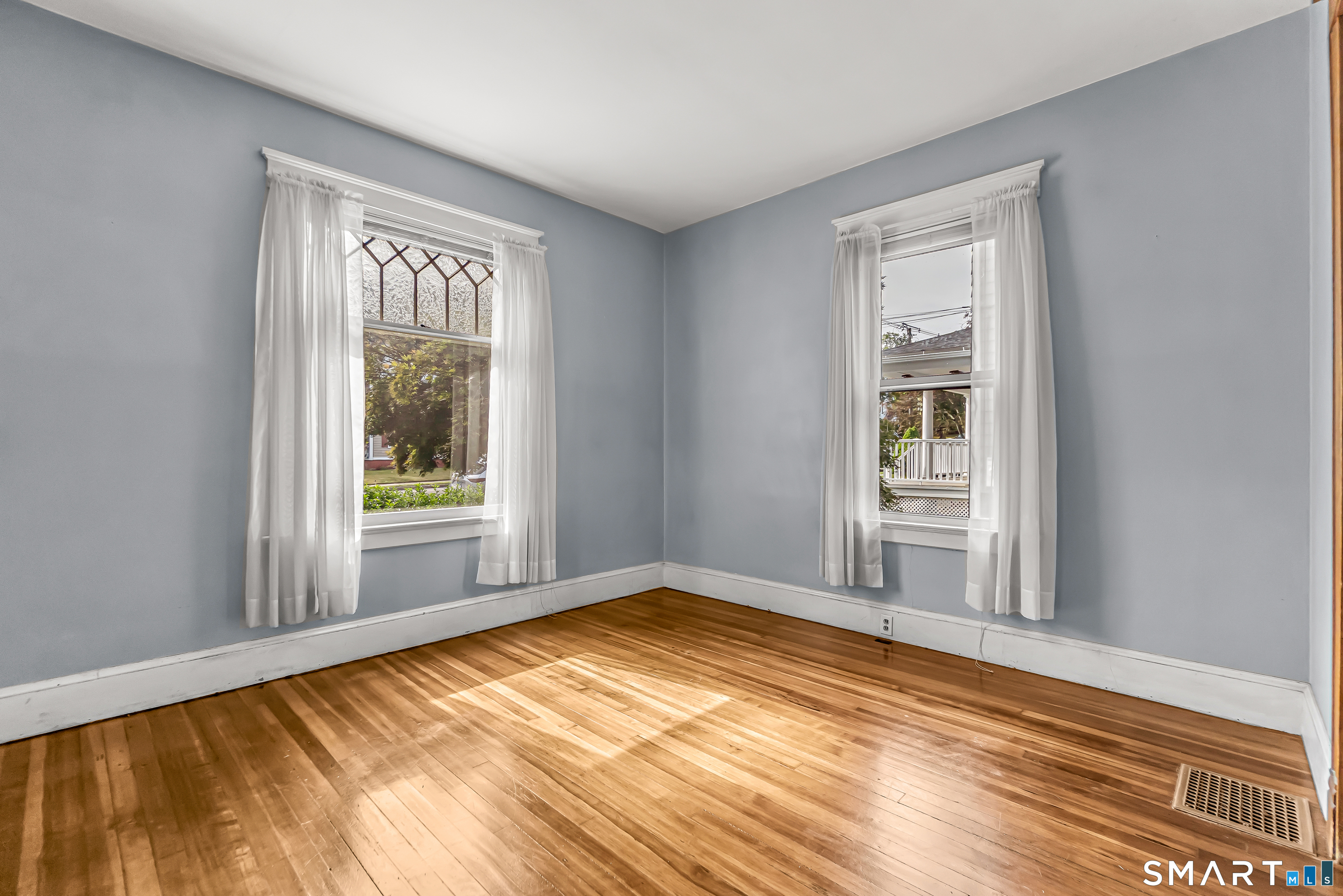 245 Curtis Street Meriden, CT 06450 - Photo 6 of 40