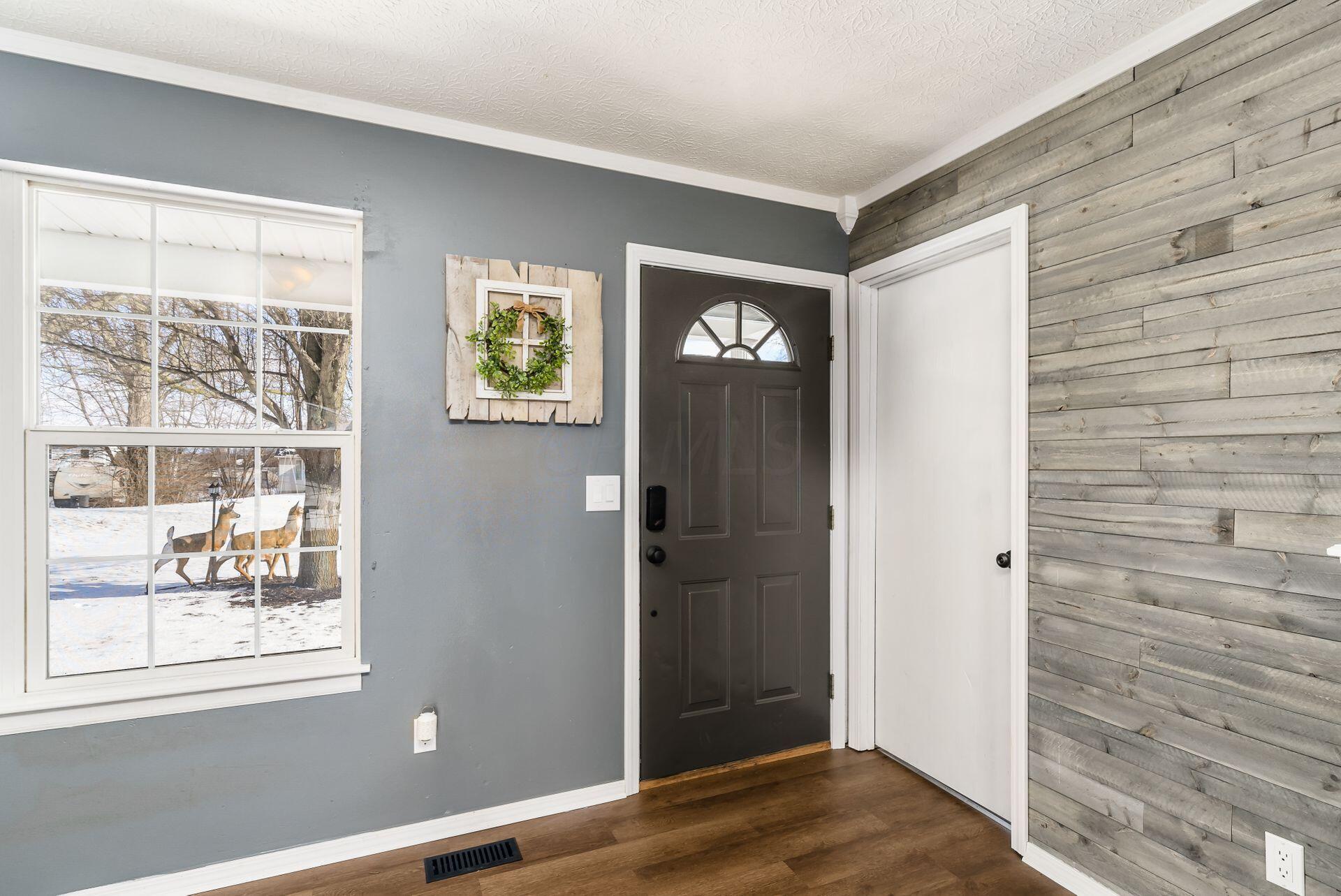 5040 Cook Road South Bloomfield, OH 43103 - Photo 12 of 42 Entry